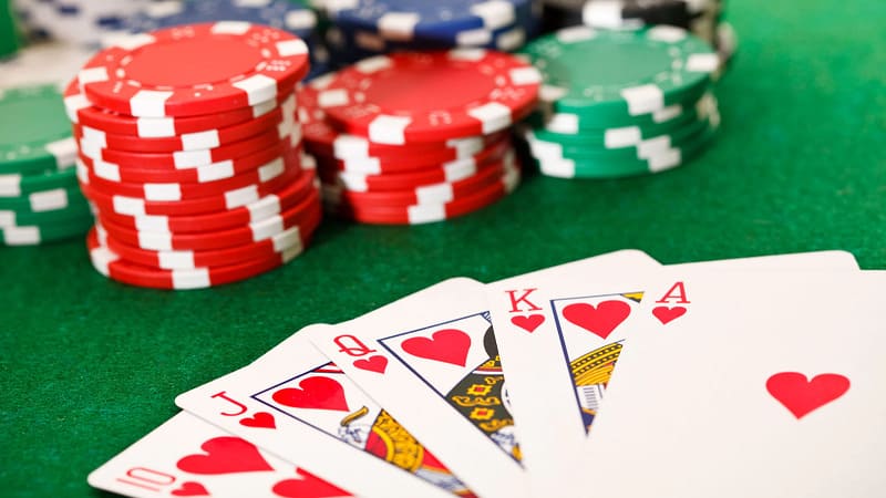 Bí quyết chơi Poker trực tuyến luôn thắng